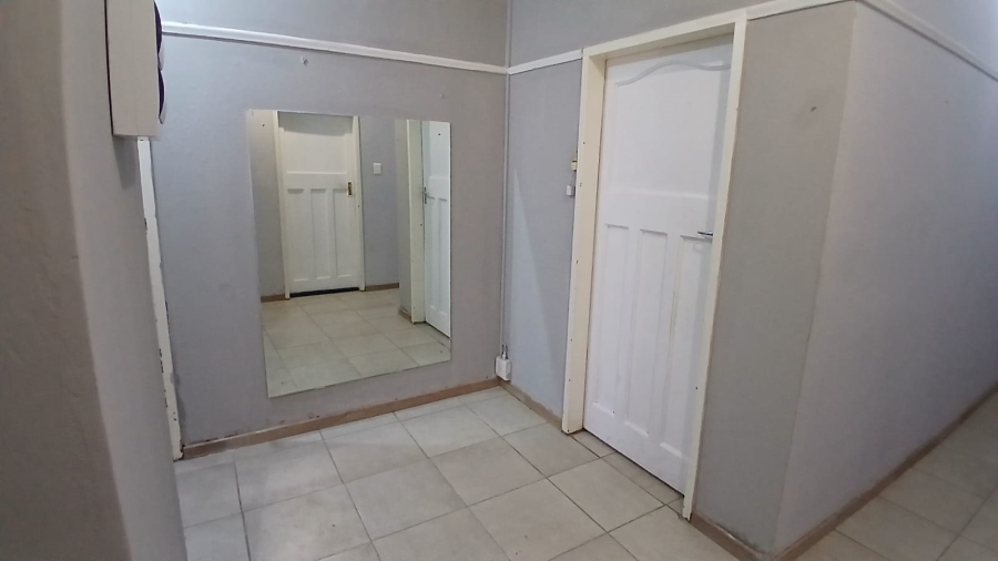 5 Bedroom Property for Sale in Park West Free State